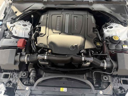 Used 2017 Jaguar XE Prestige RWD image 30