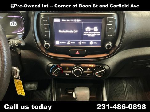 Used 2023 Kia Soul LX w/ LX Technology Package FWD image 19