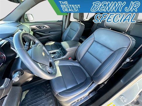 Used 2023 Chevrolet Traverse Premier image 21