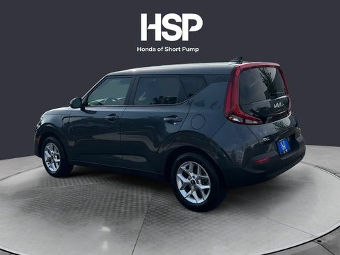 Used 2022 Kia Soul LX w/ Technology Package FWD image 3