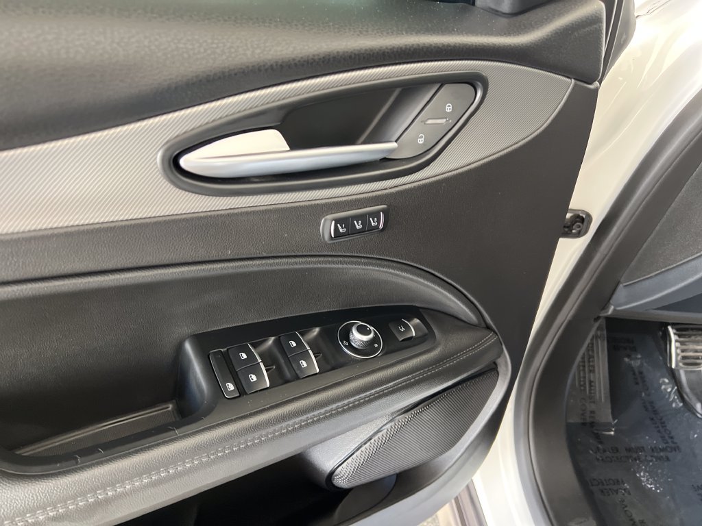 Used 2024 Alfa Romeo Stelvio Ti AWD/4WD image 14
