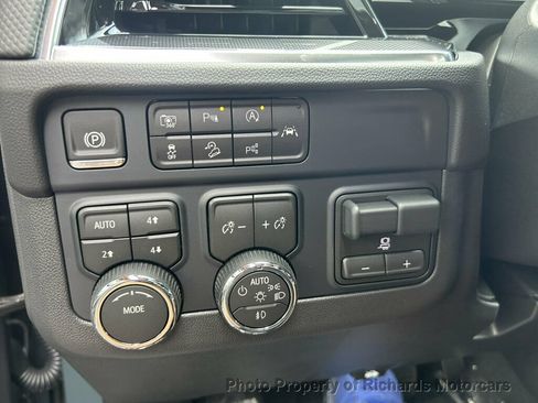 Used 2026 Chevrolet Suburban RST w/ Comfort Package AWD/4WD image 15