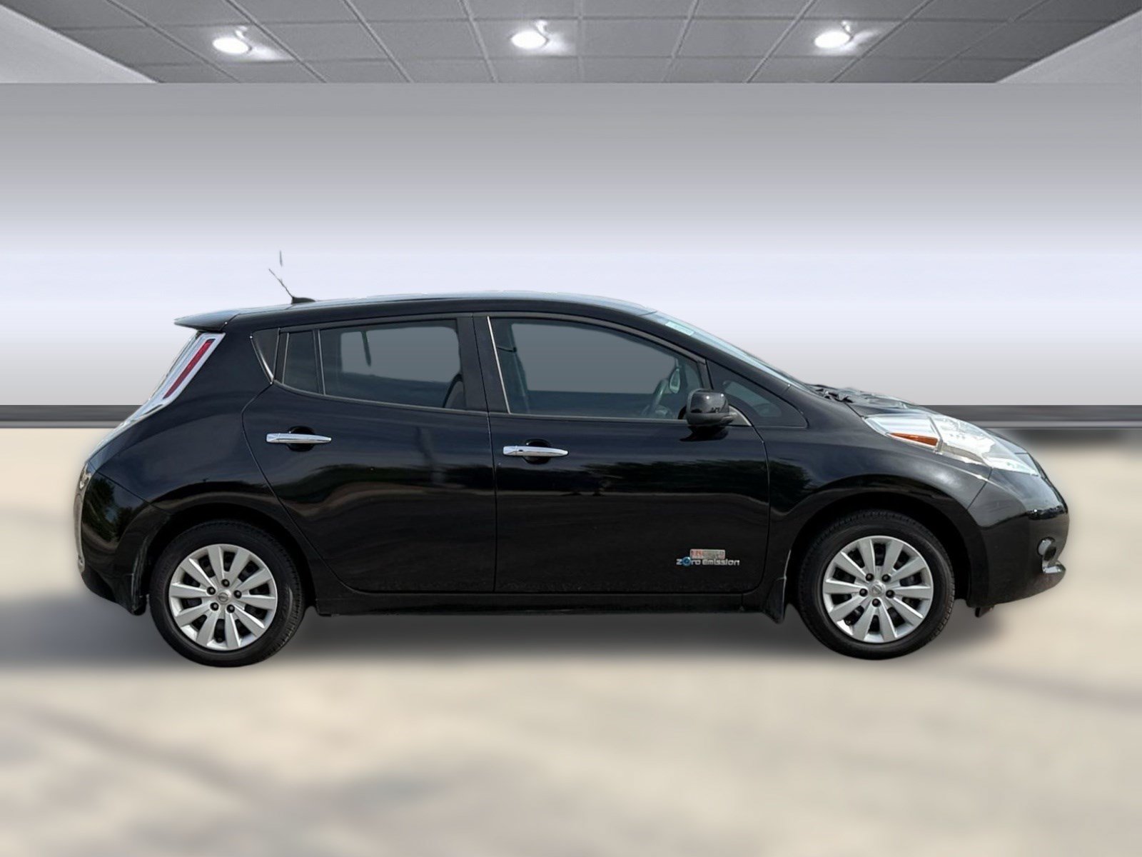 Used 2017 Nissan Leaf S FWD image 8