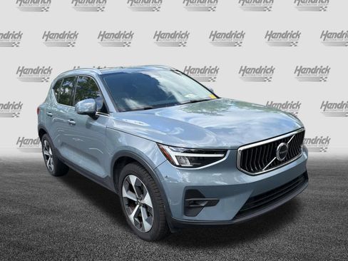 Certified 2023 Volvo XC40 B5 Plus w/ Protection Package Premier AWD/4WD image 40
