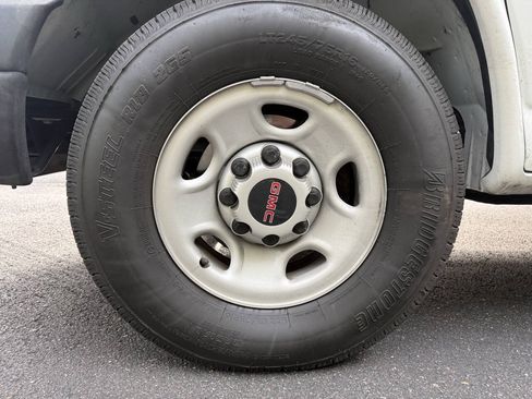 Used 2016 GMC Savana 3500 RWD image 22