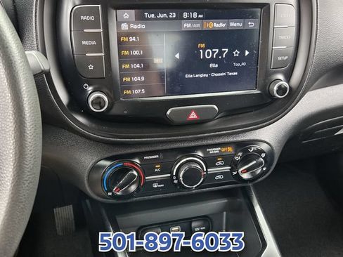 Used 2023 Kia Soul LX w/ LX Technology Package FWD image 17