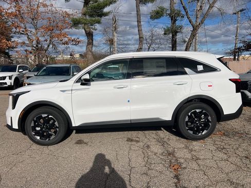 New 2026 Kia Sorento S w/ S Panoramic Sunroof Package FWD image 2