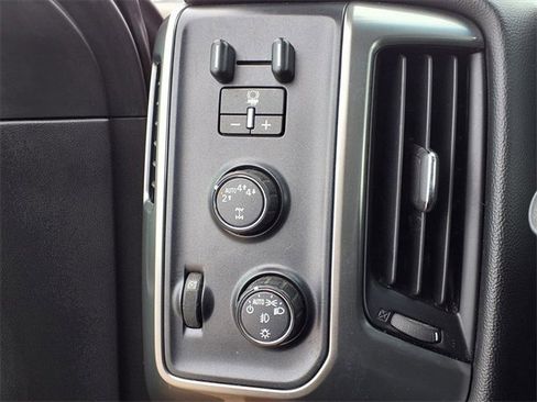 Used 2018 Chevrolet Silverado 1500 LT w/ All Star Edition image 16