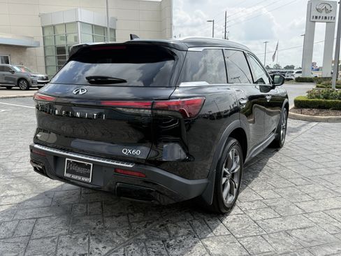 Certified 2023 INFINITI QX60 Luxe w/ Performance Audio Package image 7