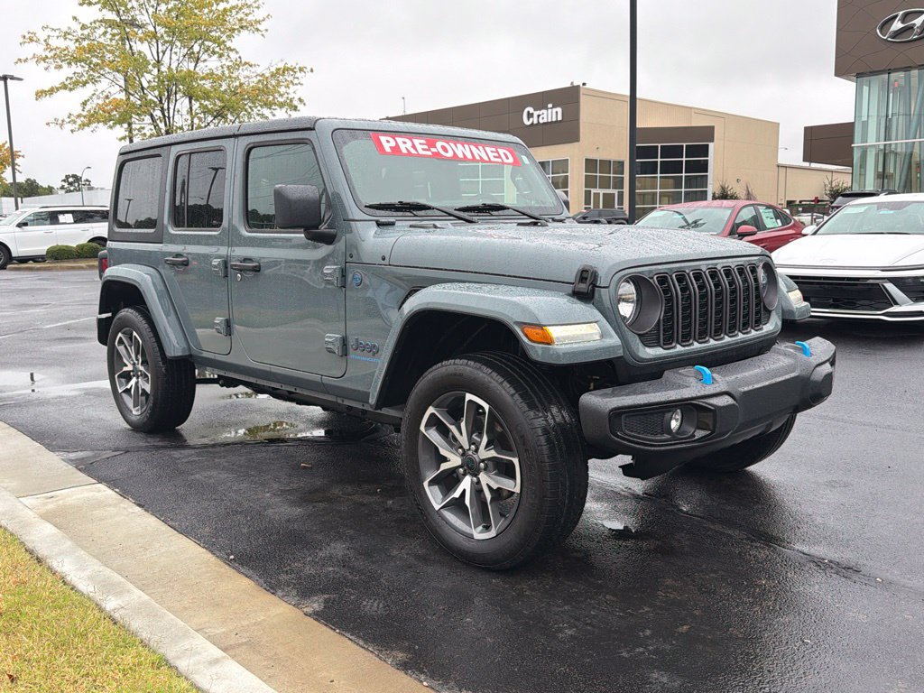 Used 2024 Jeep Wrangler Unlimited w/ Convenience Group AWD/4WD image 2