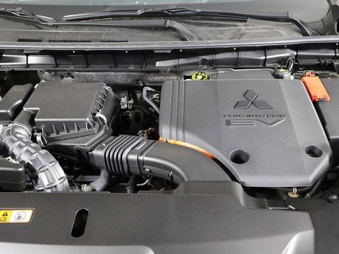 New 2025 Mitsubishi Outlander SEL image 23