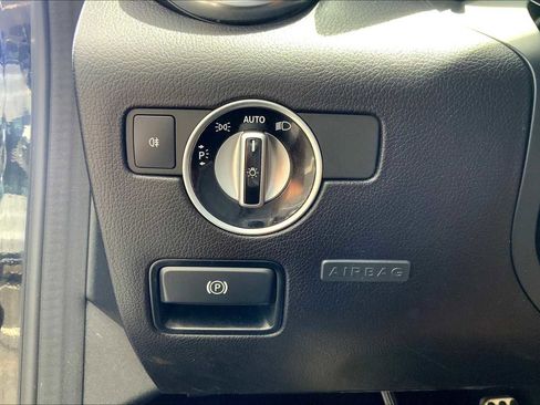 Used 2019 Mercedes-Benz SLC 300 image 31