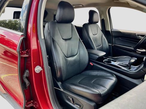 Used 2017 Ford Edge Titanium w/ Technology Package FWD image 27