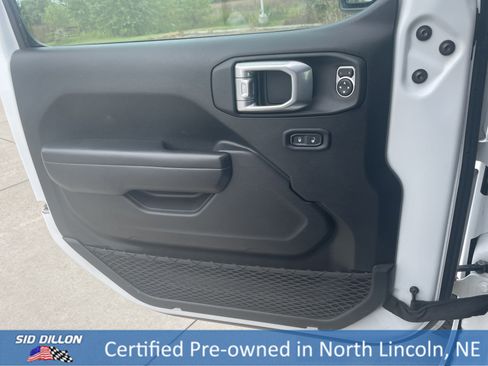 Used 2021 Jeep Gladiator Willys image 18