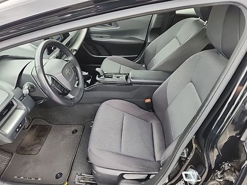 Used 2023 Toyota Prius LE FWD image 8