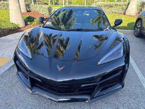 Used 2025 Chevrolet Corvette E-Ray AWD/4WD image 2