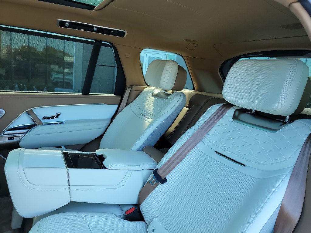 New 2026 Land Rover Range Rover SV AWD/4WD image 15