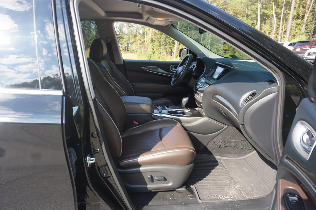 Used 2020 INFINITI QX60 Luxe w/ Essential Package FWD image 19