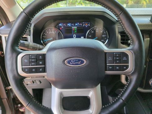 Used 2024 Ford Expedition XLT RWD image 28