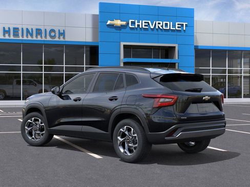 New 2026 Chevrolet Trax LT image 3