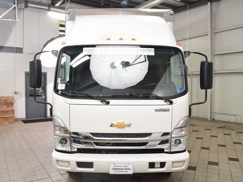 Used 2024 Chevrolet Low Cab Forward 5500XG RWD image 2