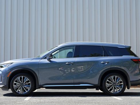 Used 2026 INFINITI QX60 Luxe w/ Cargo Package FWD image 9