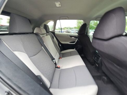 Used 2021 Toyota RAV4 XLE image 18