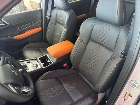 New 2025 Mitsubishi Outlander SEL image 22