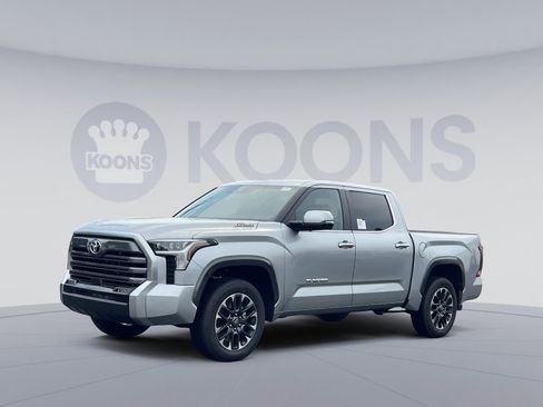 Used 2025 Toyota Tundra Limited AWD/4WD image 1