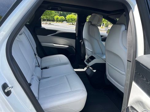 Used 2024 Cadillac Lyriq Luxury AWD/4WD image 47