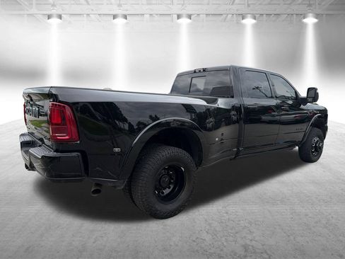 Used 2025 RAM 3500 Limited AWD/4WD image 6