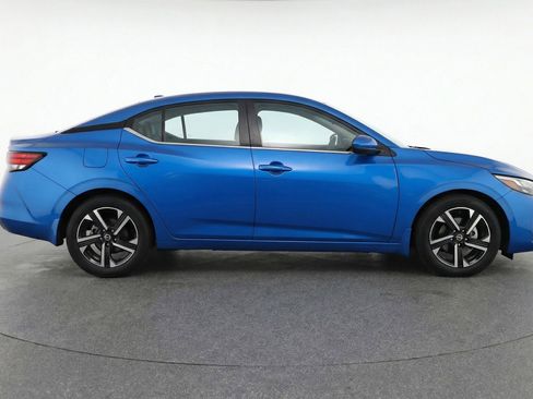 Used 2025 Nissan Sentra SV image 11