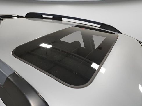 Used 2016 Subaru Crosstrek 2.0i Premium w/ Moonroof Package image 16