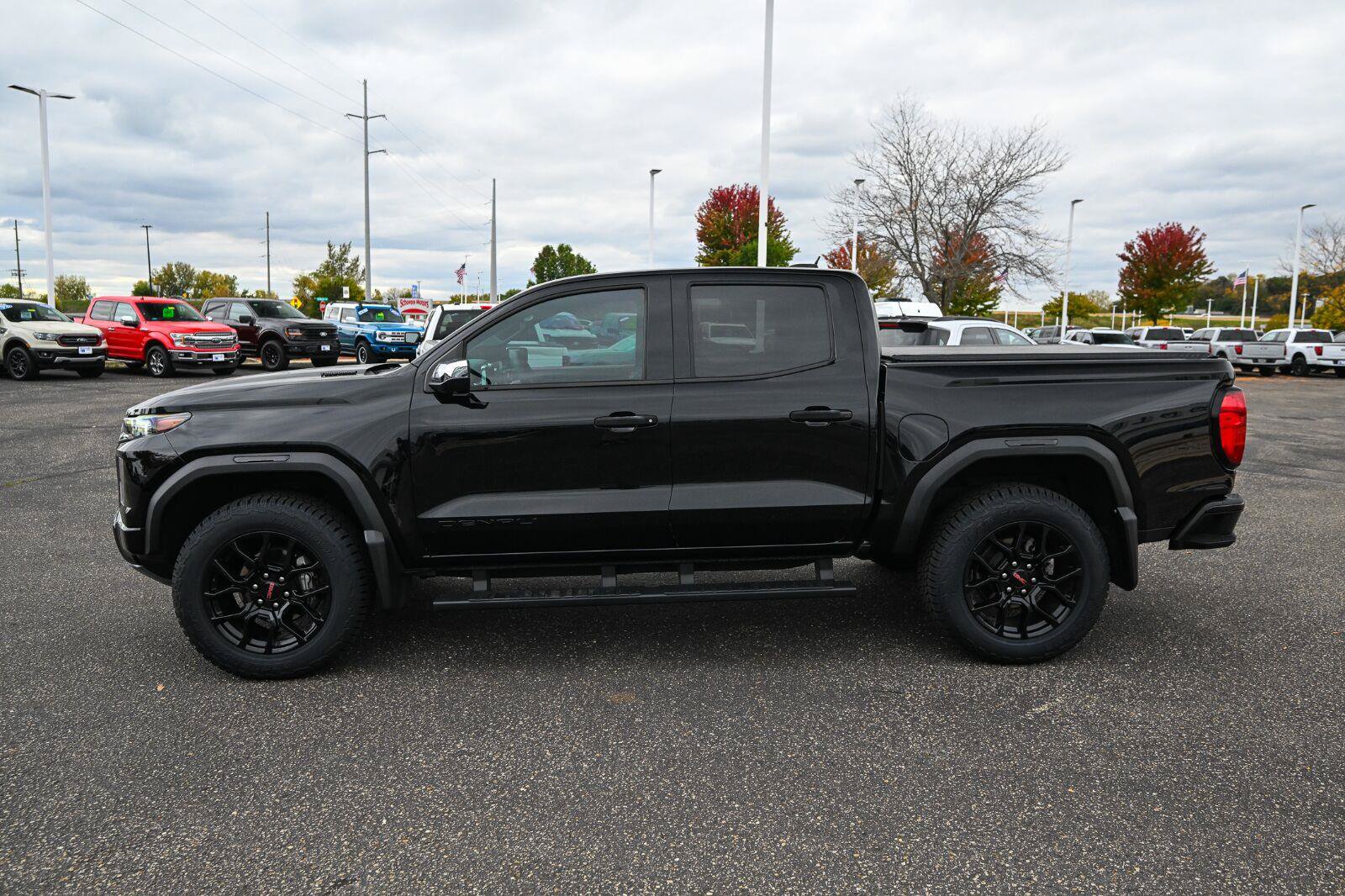 Used 2024 GMC Canyon Denali w/ LPO, Denali Black Edition AWD/4WD image 8