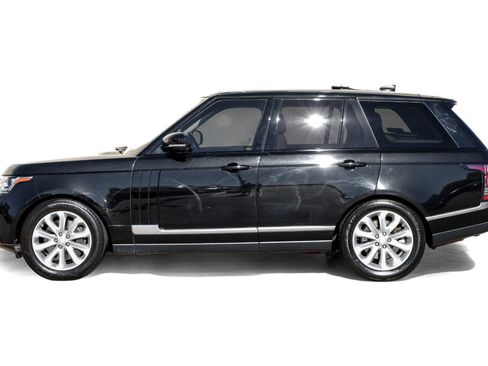 Used 2017 Land Rover Range Rover HSE image 11