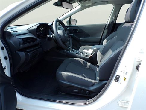 Used 2025 Subaru Crosstrek 2.0i Premium image 12