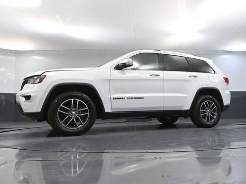 Used 2018 Jeep Grand Cherokee Limited w/ Trailer Tow Group IV AWD/4WD image 52