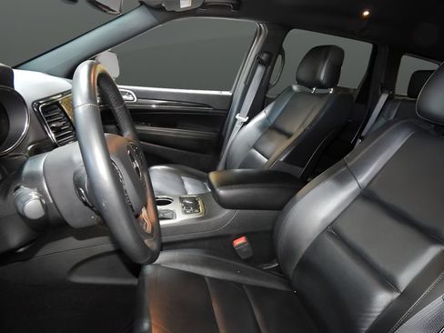 Used 2019 Jeep Grand Cherokee Limited image 11