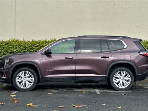 Used 2024 GMC Acadia Elevation image 7