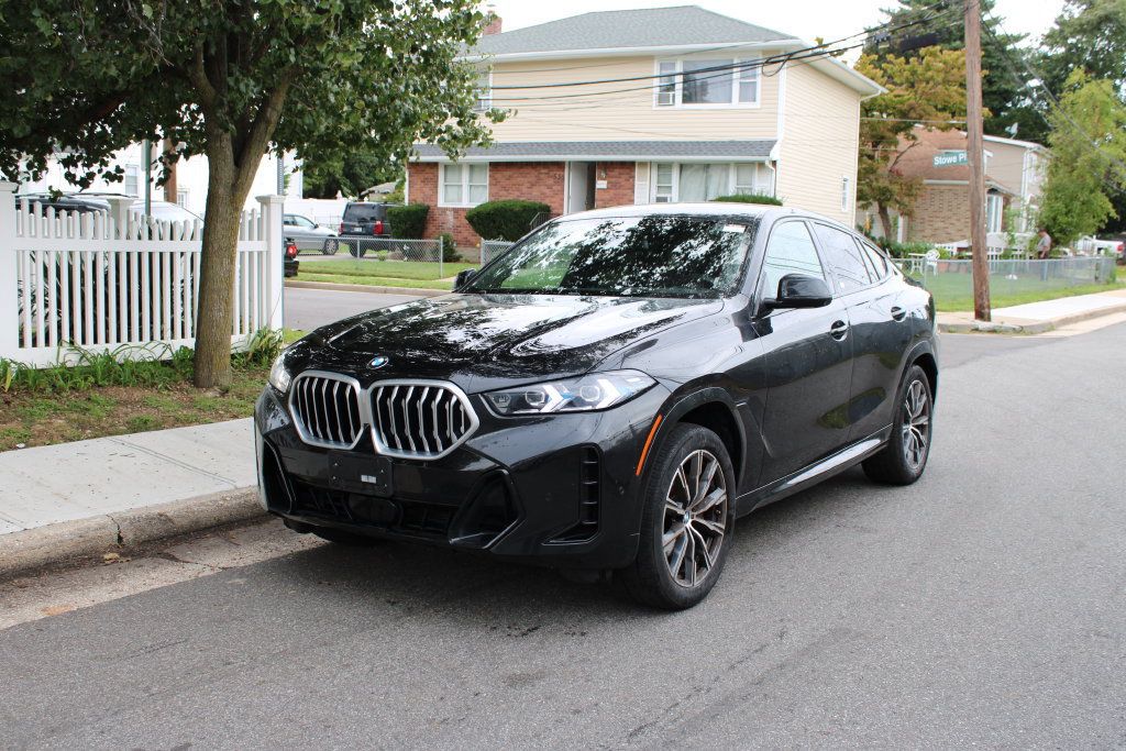 Used 2025 BMW X6 xDrive40i AWD/4WD image 2