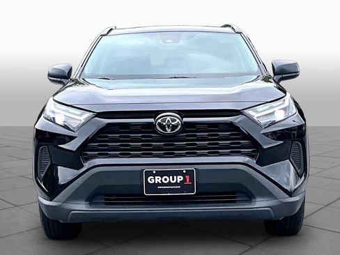 Used 2025 Toyota RAV4 LE AWD/4WD image 4