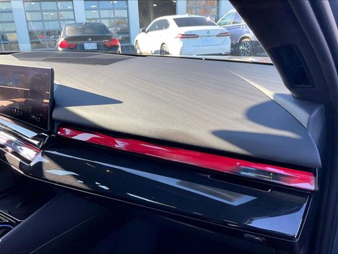 Used 2026 BMW M5 w/ Carbon Package image 19