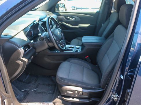 Used 2023 Chevrolet Traverse LT FWD image 18
