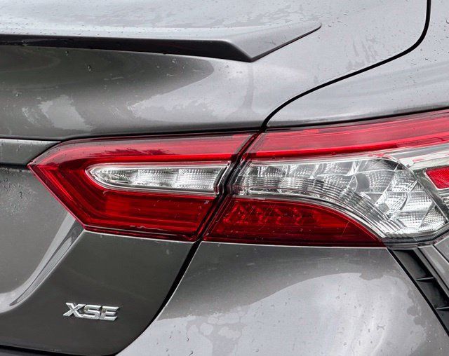 Used 2018 Toyota Camry XSE FWD image 11