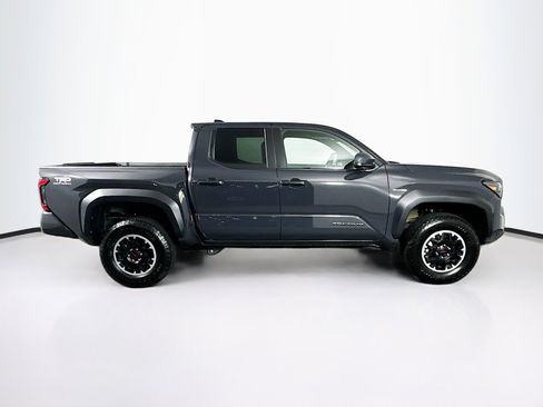 Used 2025 Toyota Tacoma TRD Off-Road AWD/4WD image 10