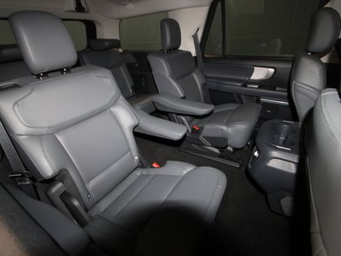 New 2026 Ford Expedition Active image 21