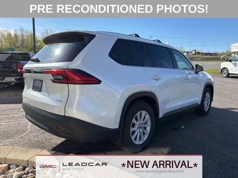 Used 2024 Toyota Grand Highlander AWD image 5