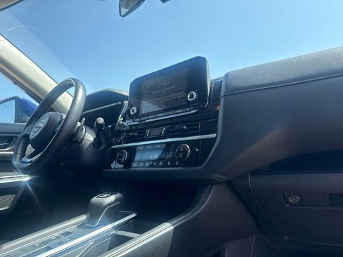 Certified 2025 Nissan Pathfinder SV FWD image 26