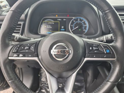 Used 2019 Nissan Leaf SV w/ SV Technology Package image 19