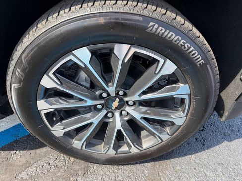 Used 2025 Chevrolet Suburban High Country AWD/4WD image 69